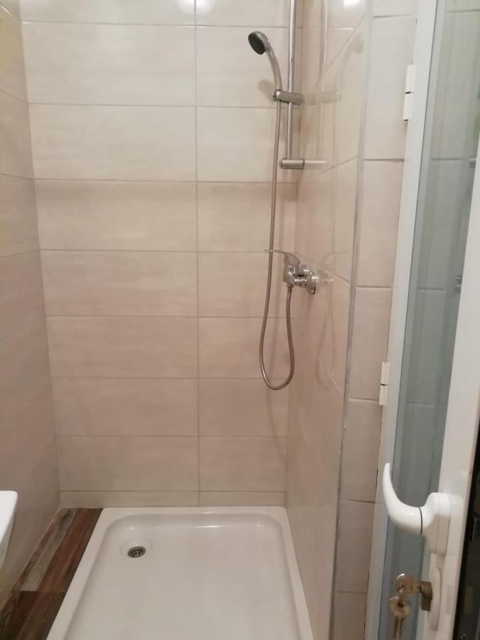 Jona - Dugi Rat - Mali Rat Apartment Bagian luar foto