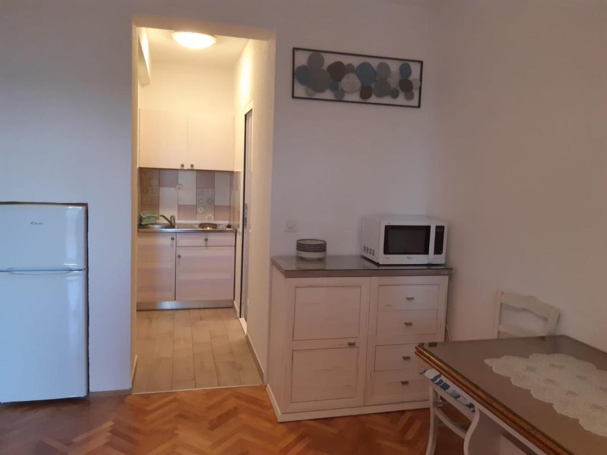 Jona - Dugi Rat - Mali Rat Apartment Bagian luar foto