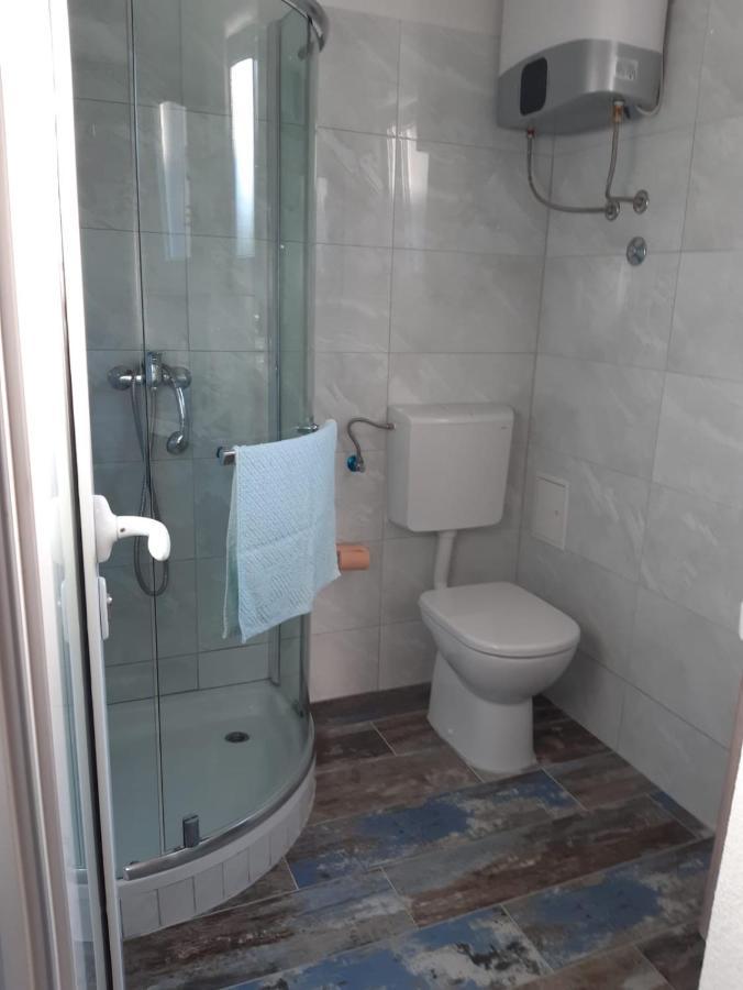 Jona - Dugi Rat - Mali Rat Apartment Bagian luar foto