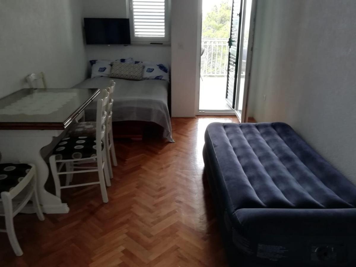 Jona - Dugi Rat - Mali Rat Apartment Bagian luar foto
