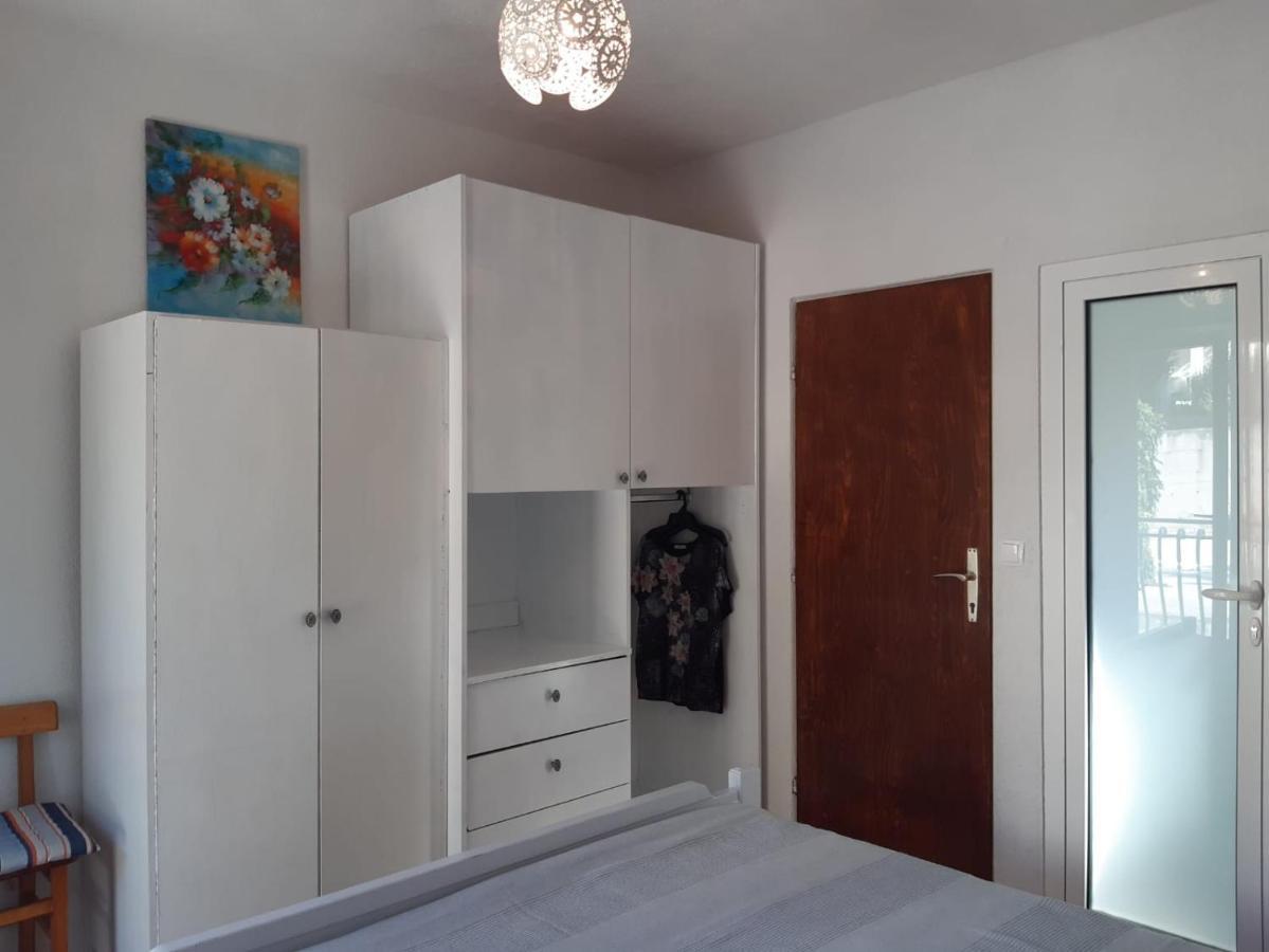 Jona - Dugi Rat - Mali Rat Apartment Bagian luar foto